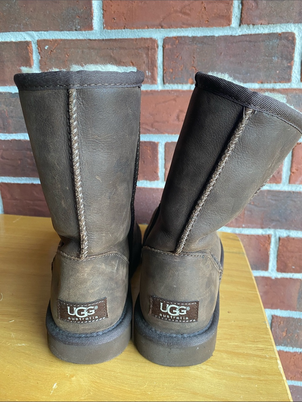 UGG Australia Classic Short Leather Boots Brownstone S/N 1005093 Women's Size 8